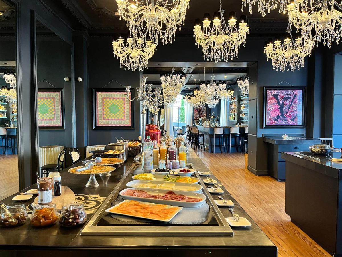 Belfry & Spa By Ligne St Barth Лурд Екстер'єр фото The buffet at the restaurant